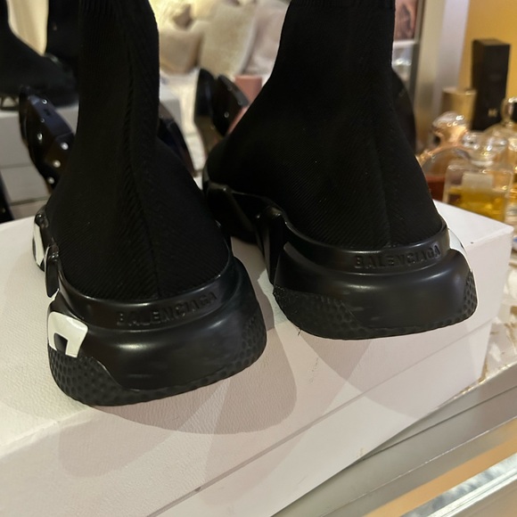 CLOSET CLEANING - Graffiti Trainers - Made in China! Fits like an 8.5. - Picture 2 of 6